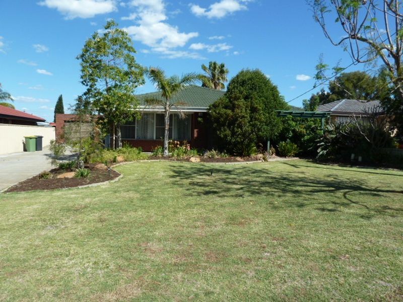 26 Oriole Way, Thornlie WA 6108