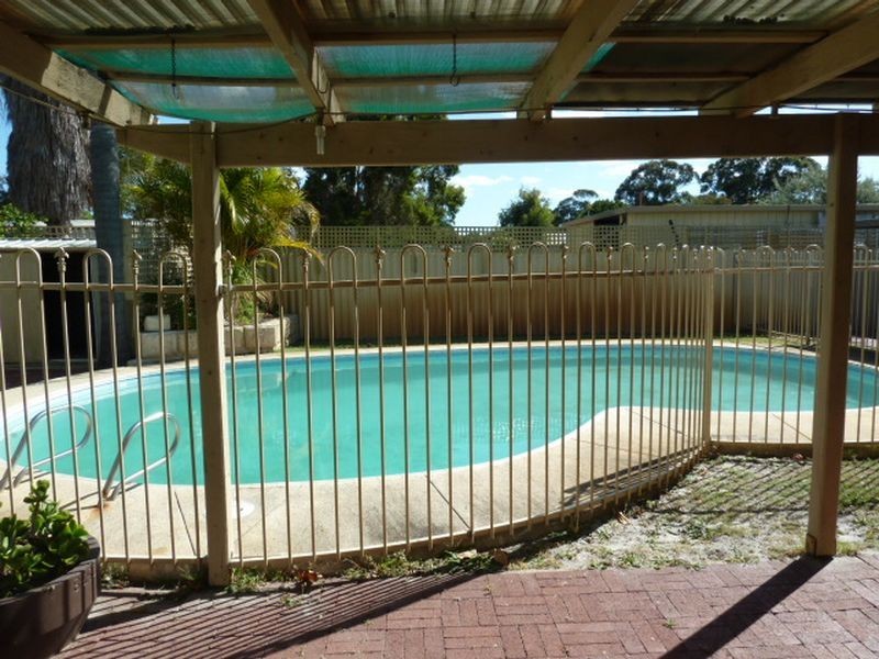 26 Oriole Way, Thornlie WA 6108