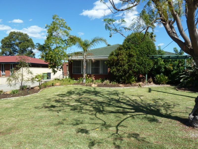 26 Oriole Way, Thornlie WA 6108