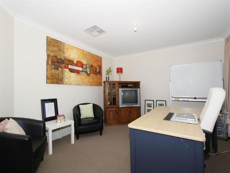 20 Covington Loop, Success WA 6164