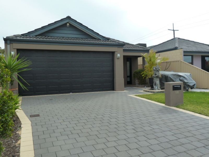 18 Cranbrook Pass, Canning Vale WA 6155