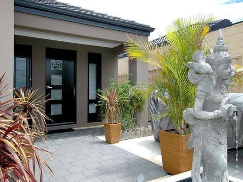 18 Cranbrook Pass, Canning Vale WA 6155