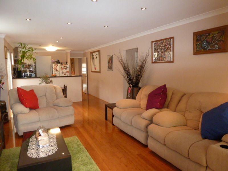 18 Cranbrook Pass, Canning Vale WA 6155