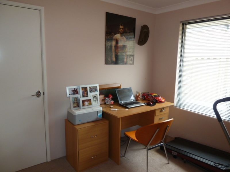 18 Cranbrook Pass, Canning Vale WA 6155