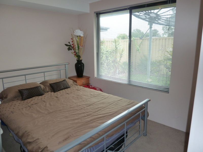 18 Cranbrook Pass, Canning Vale WA 6155