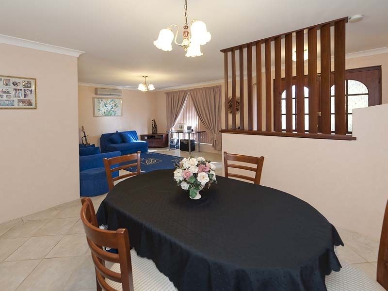 44 Pioneer Drive, Thornlie WA 6108