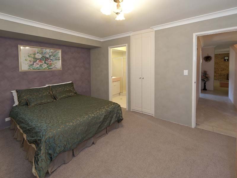 44 Pioneer Drive, Thornlie WA 6108