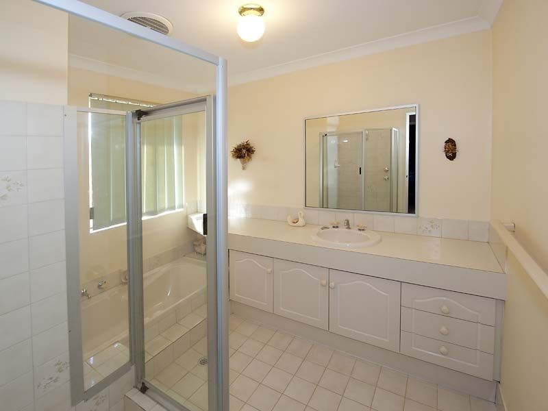 44 Pioneer Drive, Thornlie WA 6108