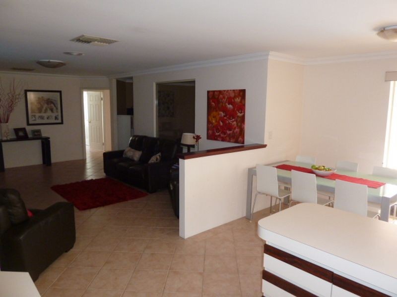 33 Lydon Boulevard, Atwell WA 6164