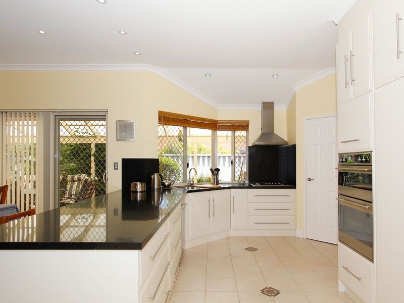 14 Lupin Court, Thornlie WA 6108
