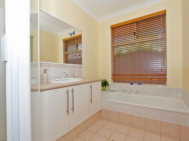 14 Lupin Court, Thornlie WA 6108