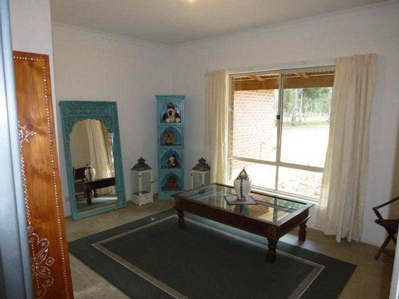 11 Lorenz Way, Oakford WA 6121