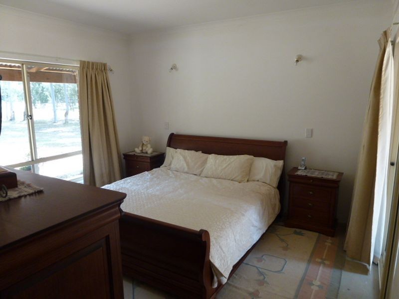 11 Lorenz Way, Oakford WA 6121