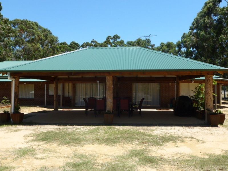 11 Lorenz Way, Oakford WA 6121