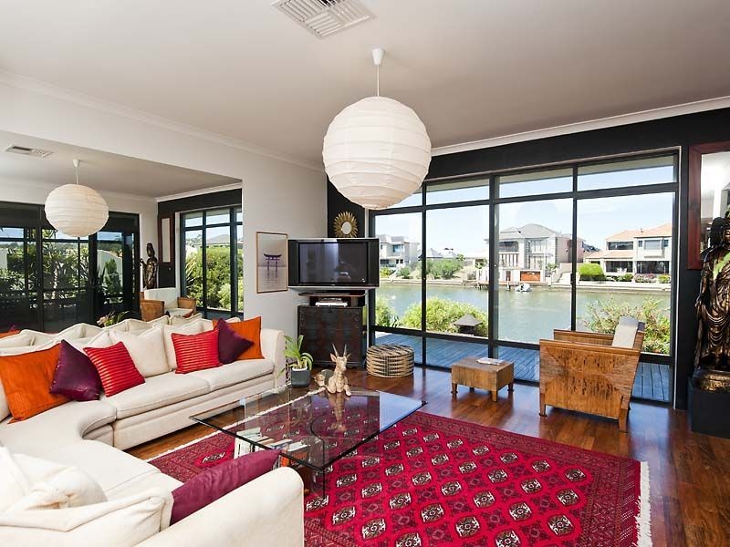 16 Finistere Island Retreat, Halls Head WA 6210