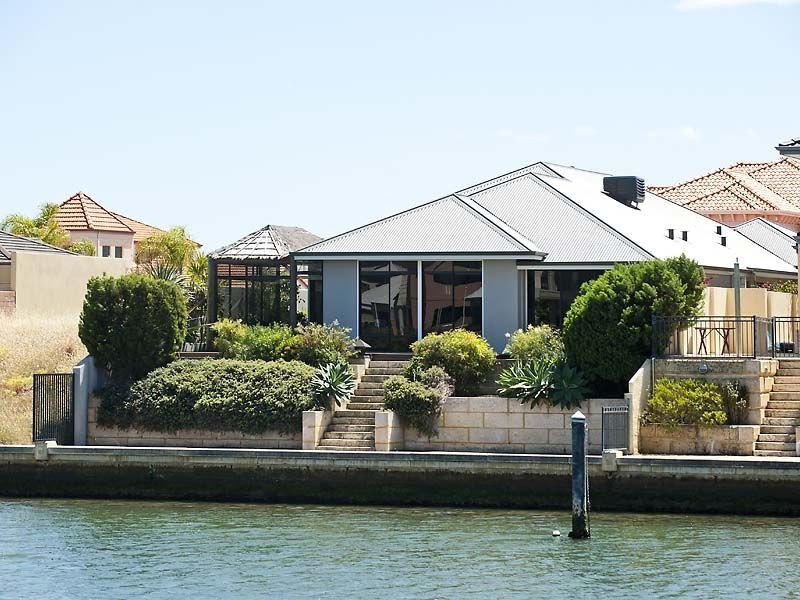 16 Finistere Island Retreat, Halls Head WA 6210