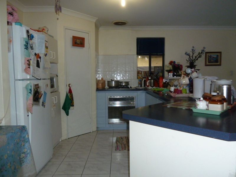 13 Hazelwood Road, Maddington WA 6109