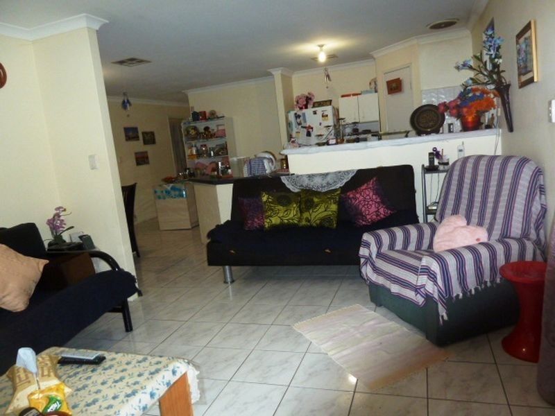 13 Hazelwood Road, Maddington WA 6109