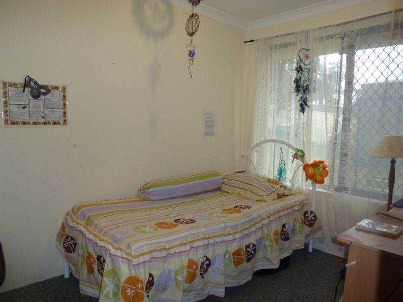 13 Hazelwood Road, Maddington WA 6109