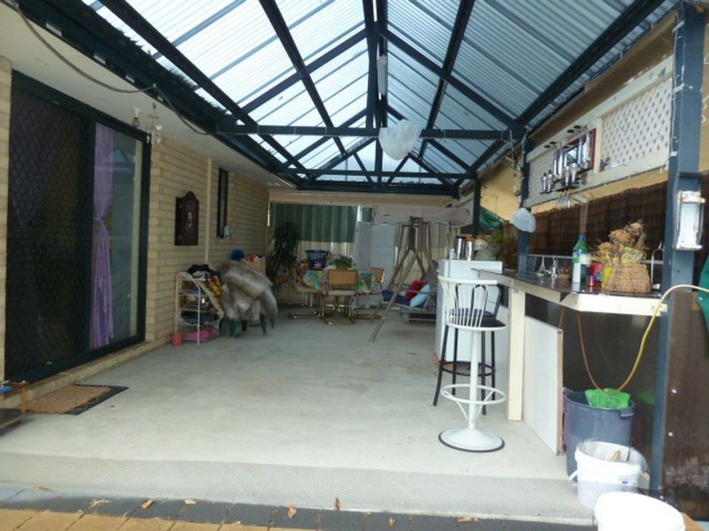 13 Hazelwood Road, Maddington WA 6109