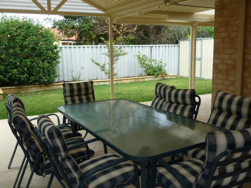 2 Holton Way, Cannington WA 6107