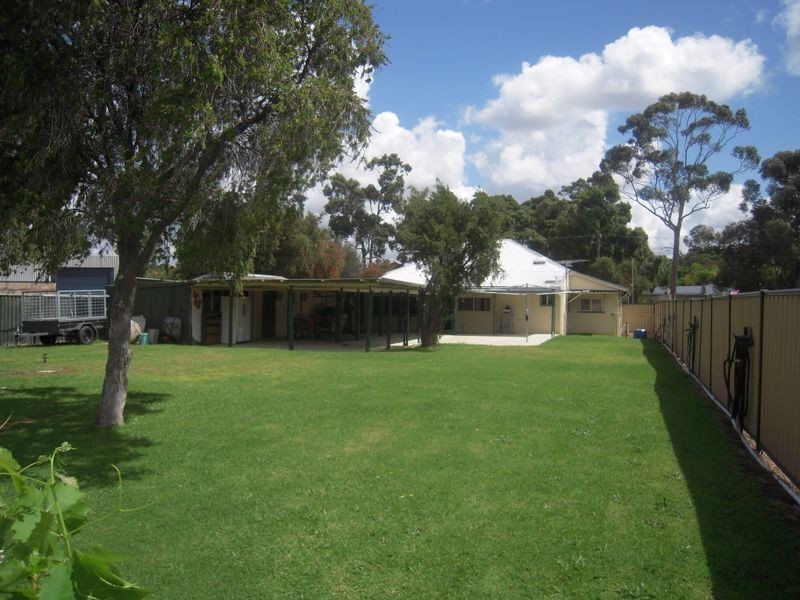 17 Little John Road, Armadale WA 6112