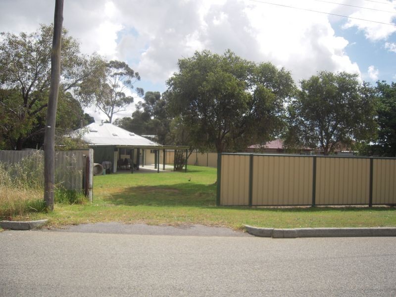 17 Little John Road, Armadale WA 6112