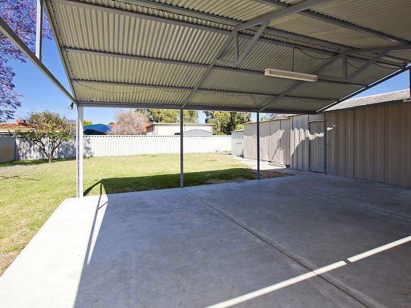 3 Hunt Street, Thornlie WA 6108