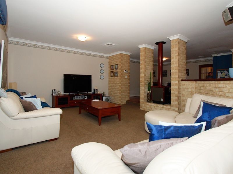 6 Camelot Court, Thornlie WA 6108
