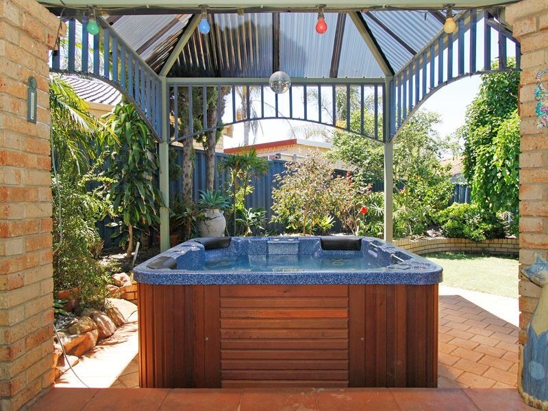 6 Camelot Court, Thornlie WA 6108