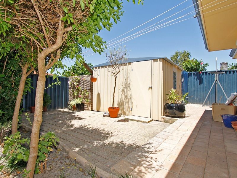6 Camelot Court, Thornlie WA 6108