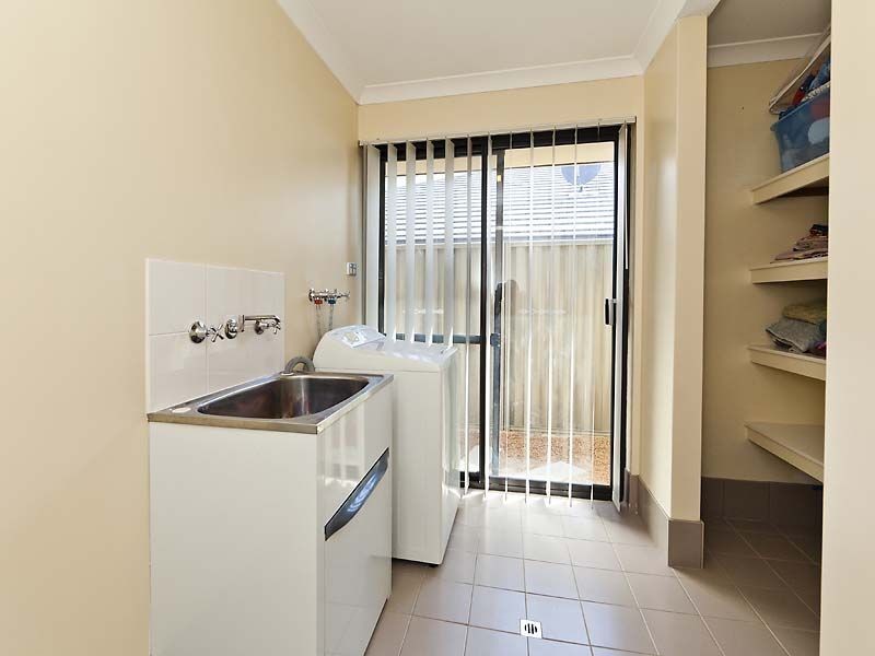 29 Cornforth Way, Piara Waters WA 6112