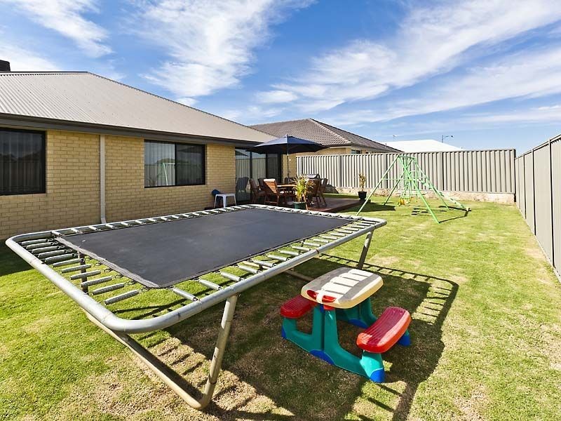 29 Cornforth Way, Piara Waters WA 6112