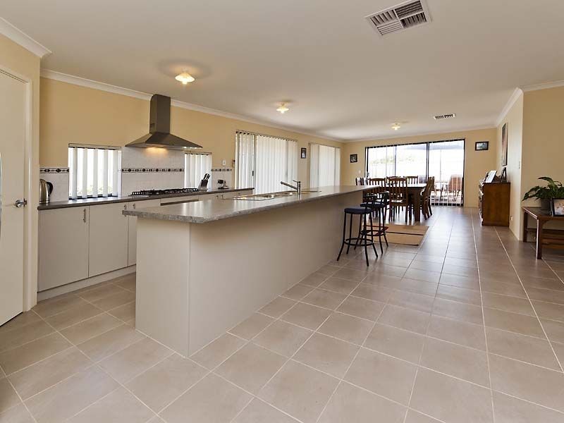 29 Cornforth Way, Piara Waters WA 6112