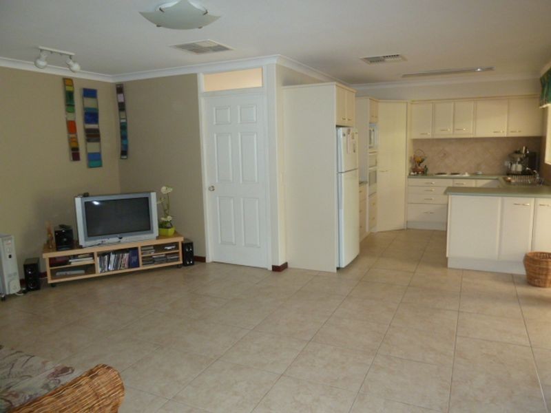 7 Kingsford  Way, Huntingdale WA 6110