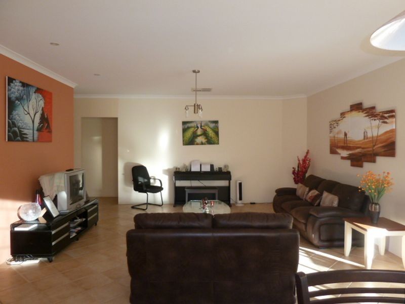4 Madras Way, Southern River WA 6110