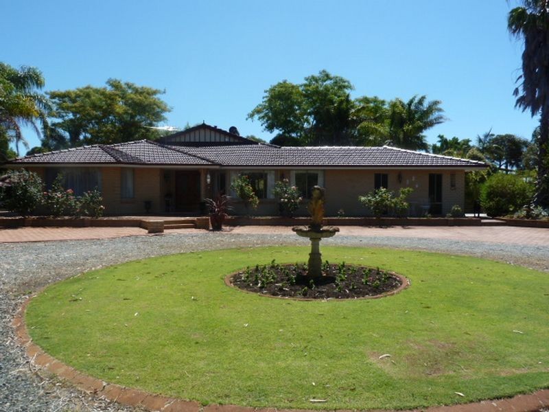 303 Foxton Drive, Oakford WA 6121