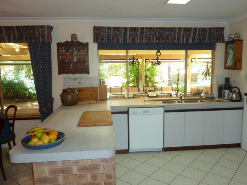 303 Foxton Drive, Oakford WA 6121