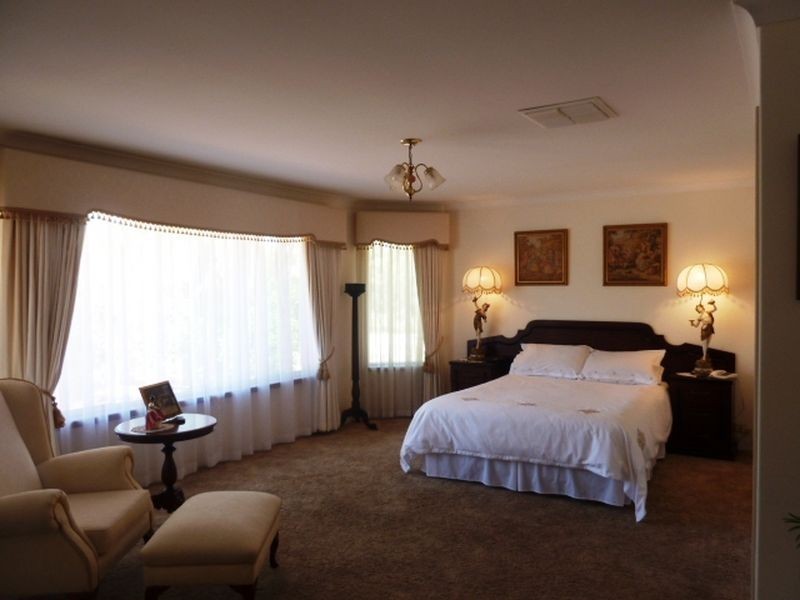 303 Foxton Drive, Oakford WA 6121