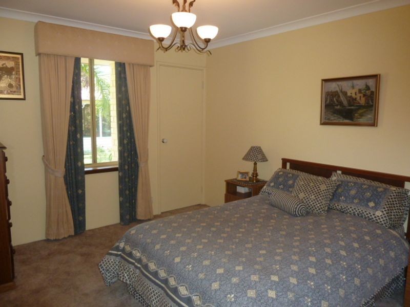 303 Foxton Drive, Oakford WA 6121