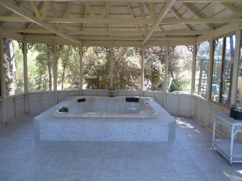 303 Foxton Drive, Oakford WA 6121