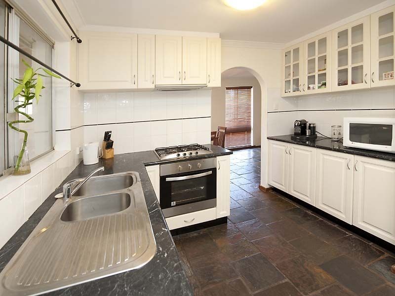 35 Ailsworth Court, Thornlie WA 6108