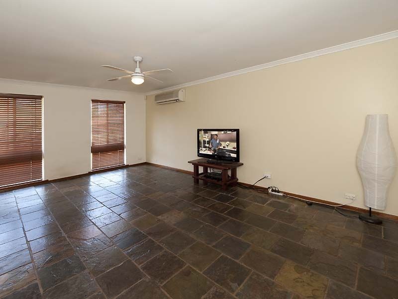 35 Ailsworth Court, Thornlie WA 6108