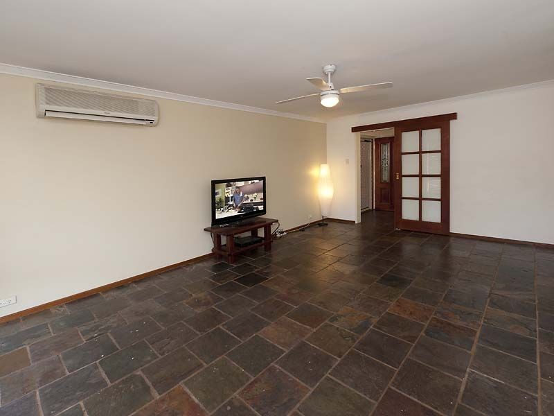 35 Ailsworth Court, Thornlie WA 6108