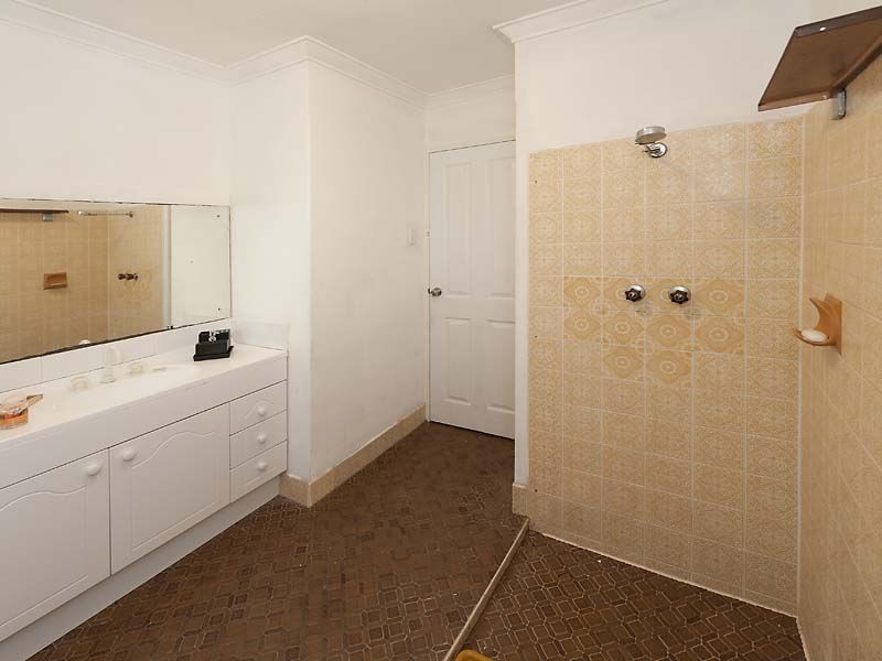 35 Ailsworth Court, Thornlie WA 6108