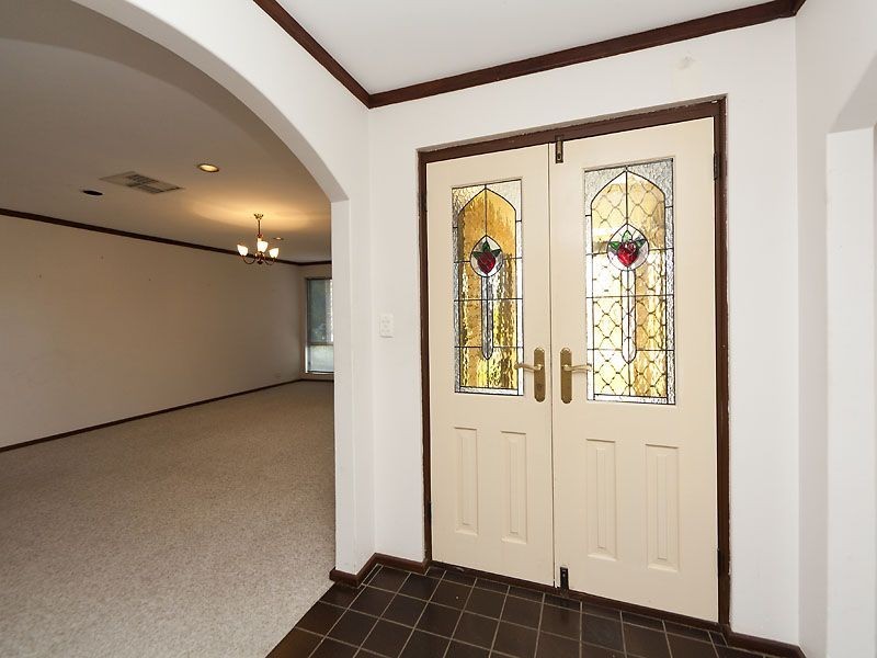 4 Grundy Way, Thornlie WA 6108