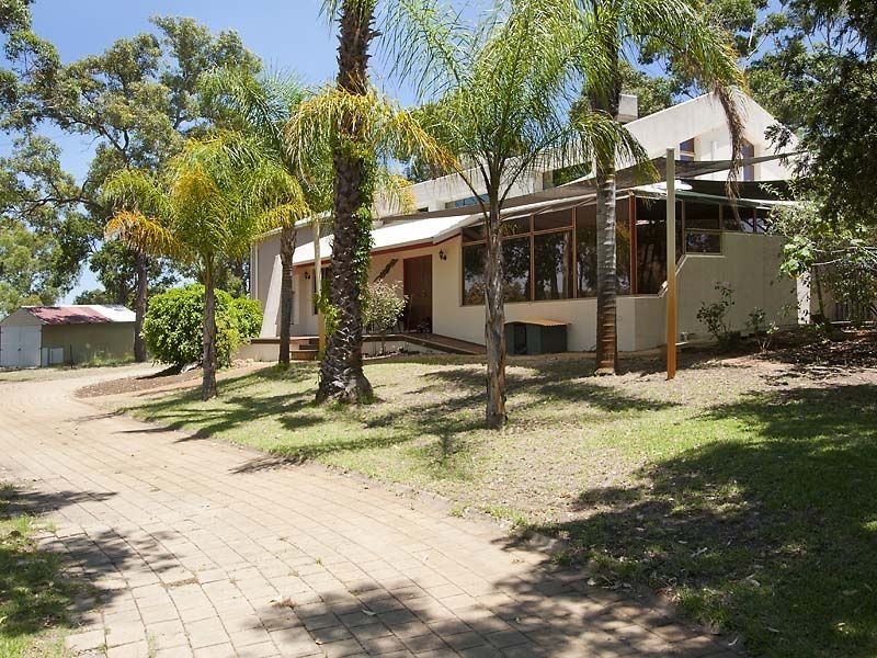 91 Mustang Road, Champion Lakes WA 6111