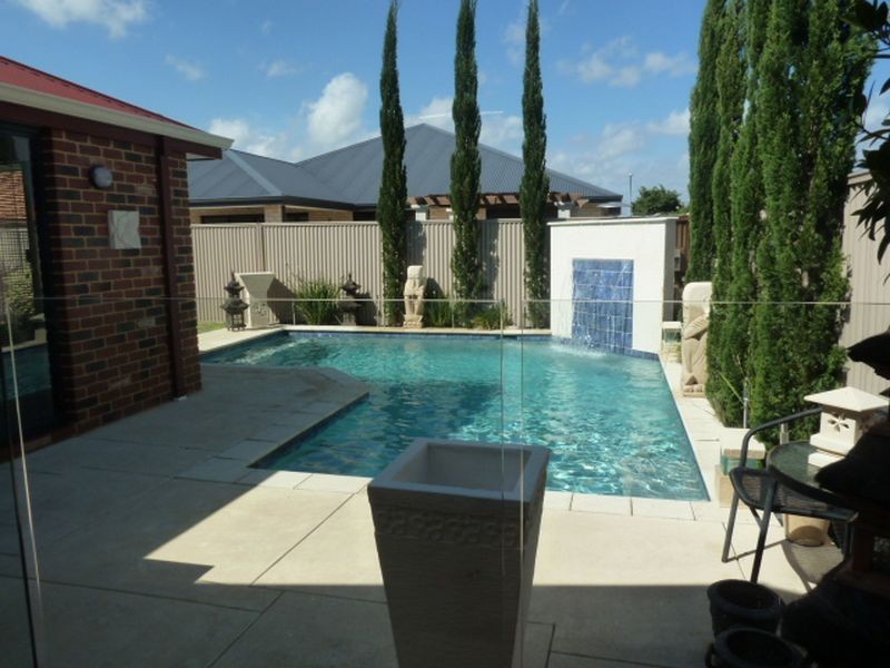 16 Nightingale Road, Southern River WA 6110