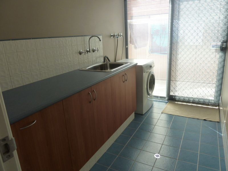 16 Nightingale Road, Southern River WA 6110