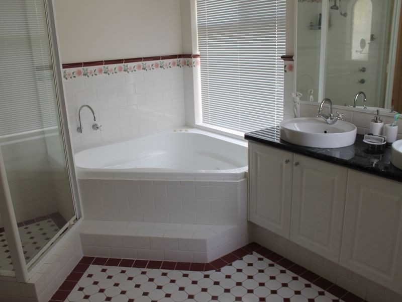 11 Thyme Close, Thornlie WA 6108